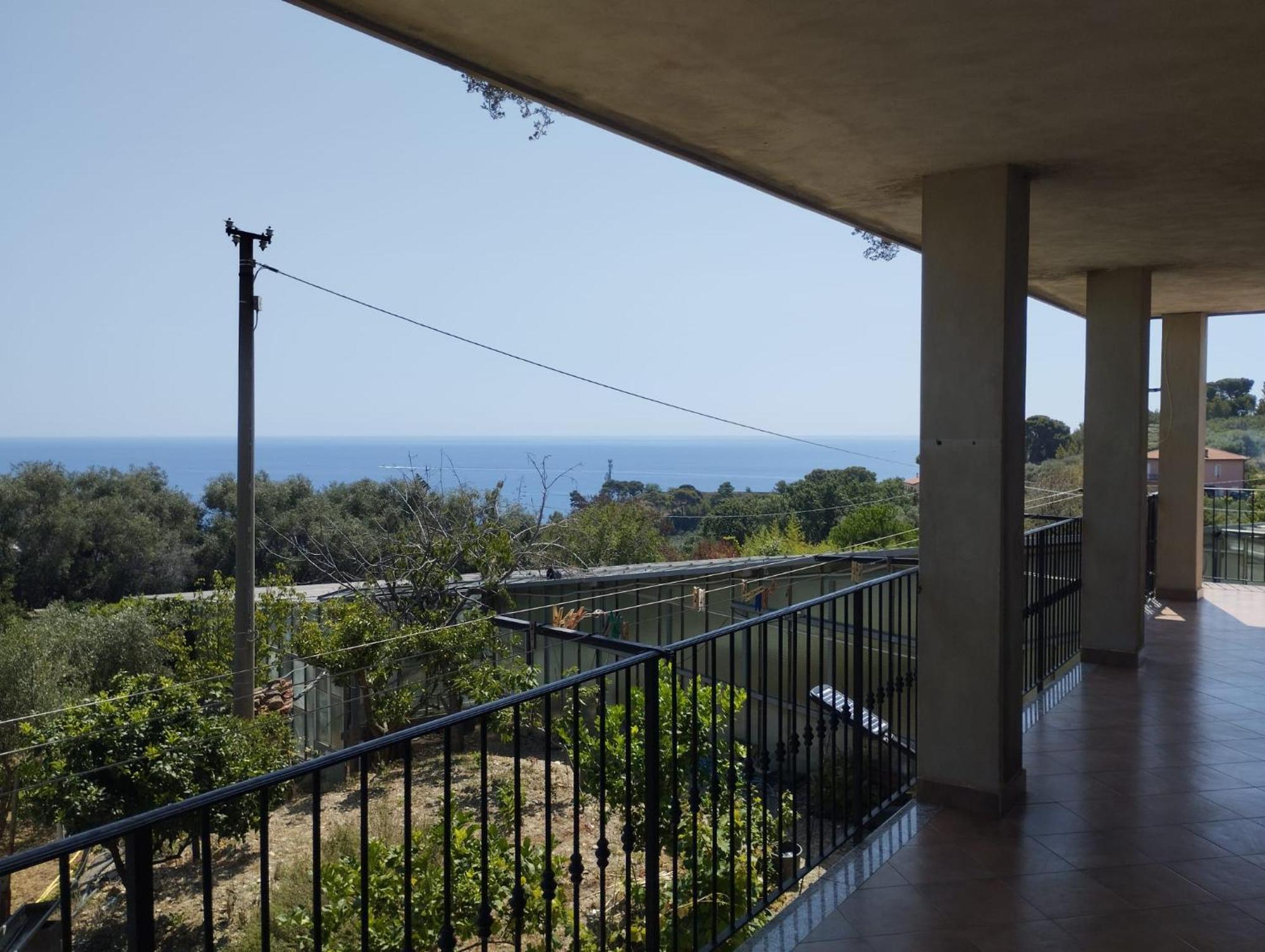 Alba Dorata Apartment San Lorenzo al Mare Bagian luar foto